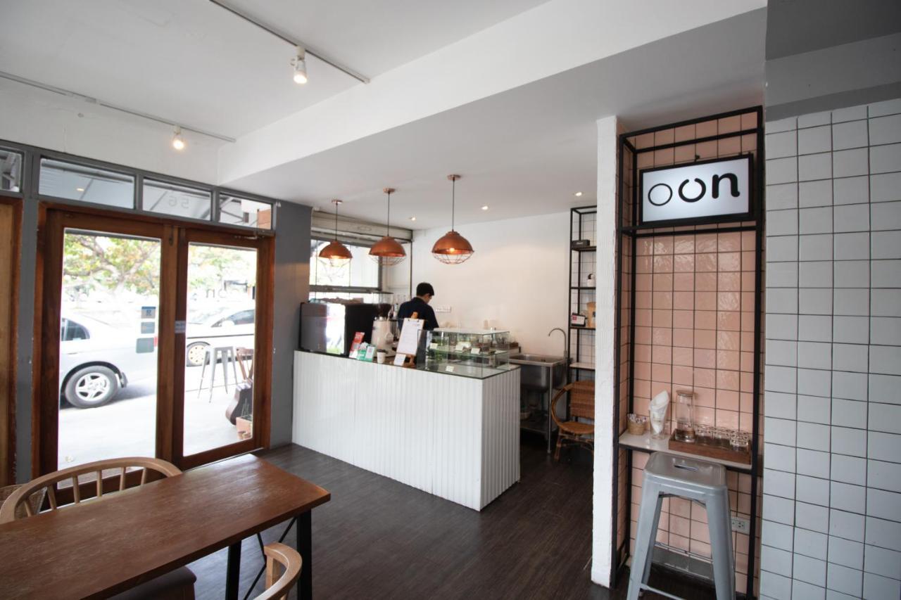 Oon Poshtel X Cafe Chiang Mai Exterior foto
