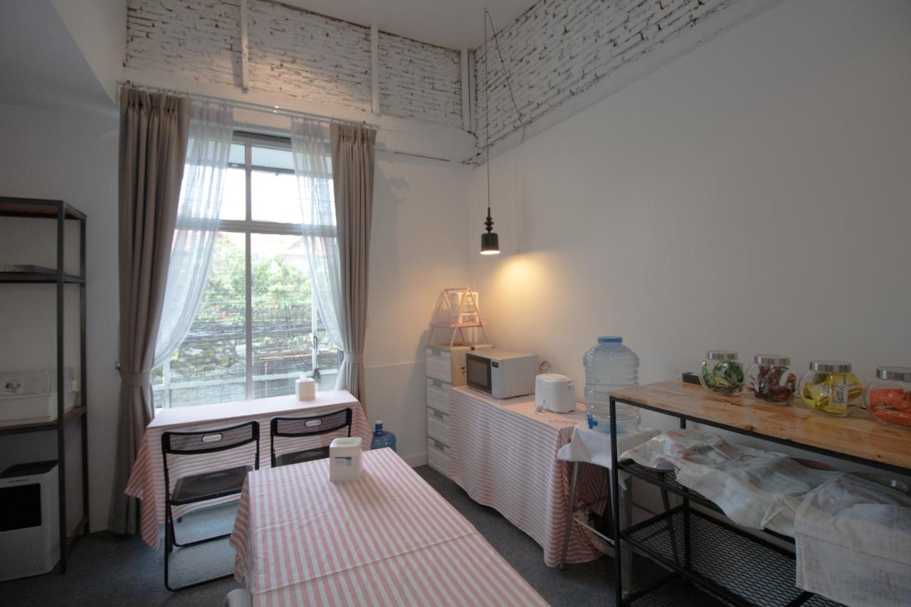 Oon Poshtel X Cafe Chiang Mai Exterior foto