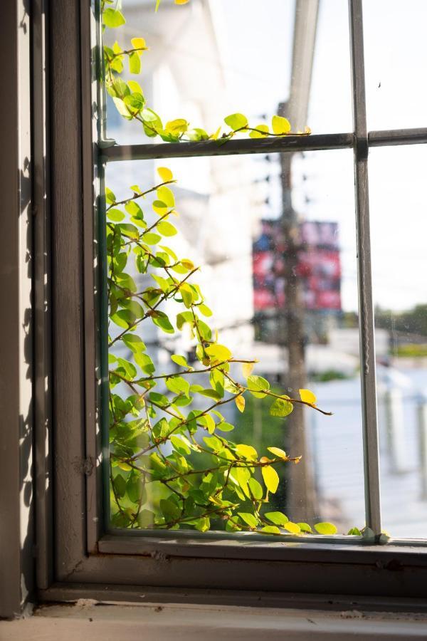 Oon Poshtel X Cafe Chiang Mai Exterior foto